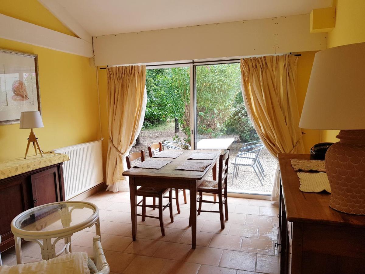 Mas des Figues La Ferme de Philippe #Ecotourism #Agrotourism #Ruraltourism #Countryhouselodge #zeropesticide #conversionbio #OrganicVegetarianBrunch Saint-Rémy-de-Provence Habitación foto