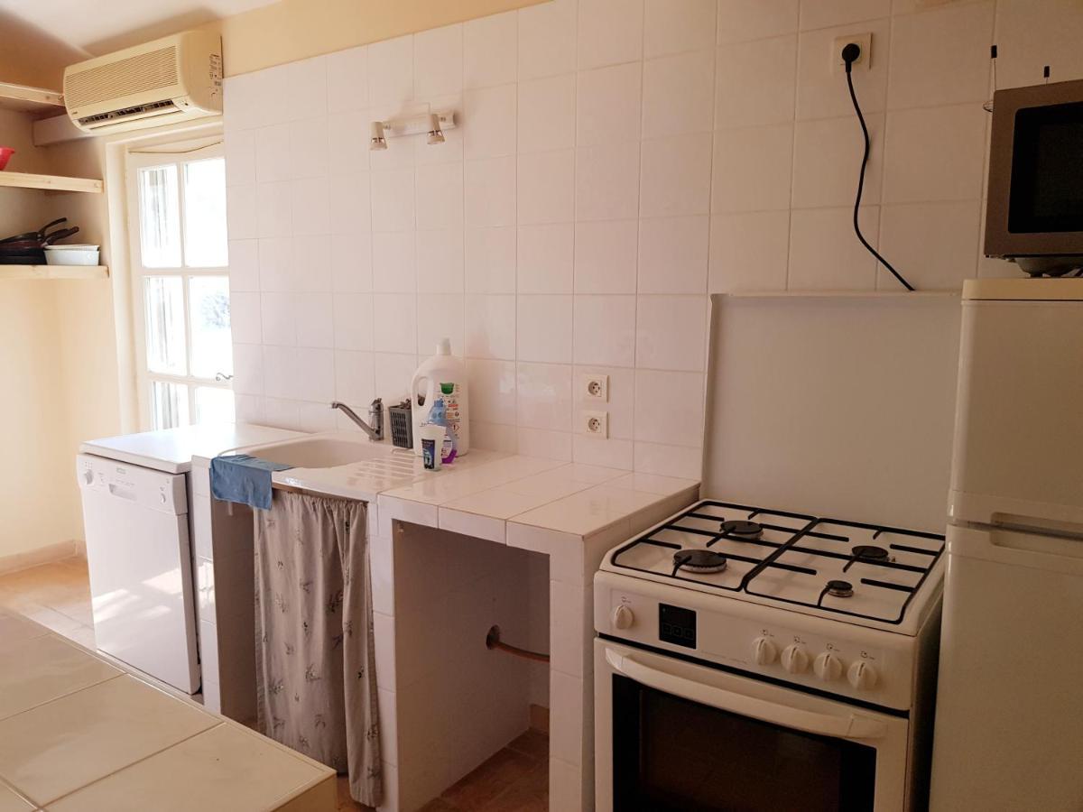 Mas des Figues La Ferme de Philippe #Ecotourism #Agrotourism #Ruraltourism #Countryhouselodge #zeropesticide #conversionbio #OrganicVegetarianBrunch Saint-Rémy-de-Provence Habitación foto